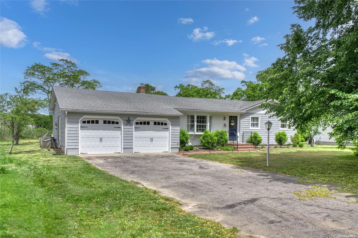 1175 Waterview Dr, Southold, NY 11971