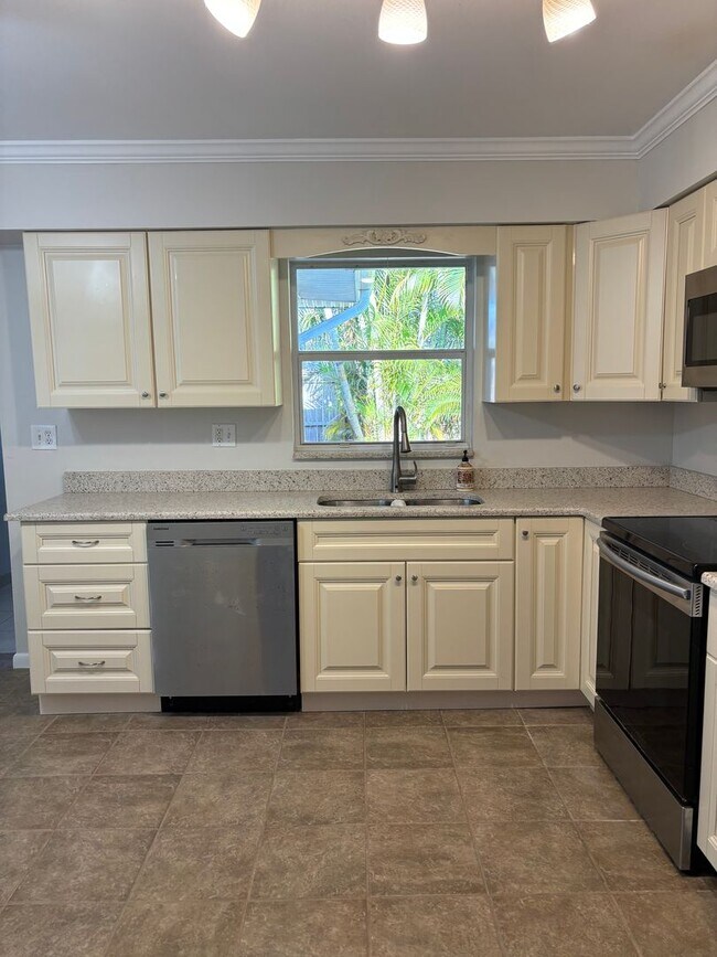 Foto del edificio - For Rent in Southgate