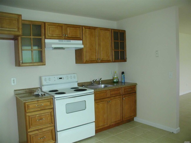 Building Photo - 105 Hemlock Dr