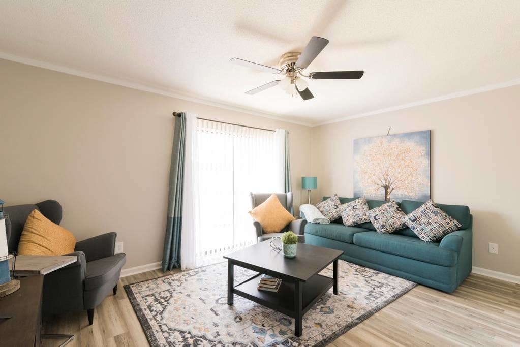 Living Room - 1445 Riverview Rd
