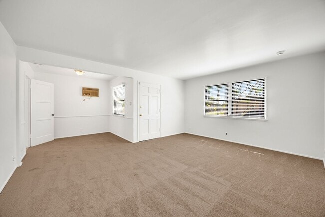 Building Photo - Adorable 2 Bed / 1 Bath Home In Pico Rivera near Birney Tech Academy