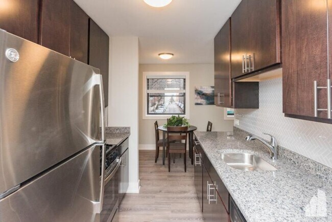 Foto del edificio - 1 bedroom in Chicago IL 60657