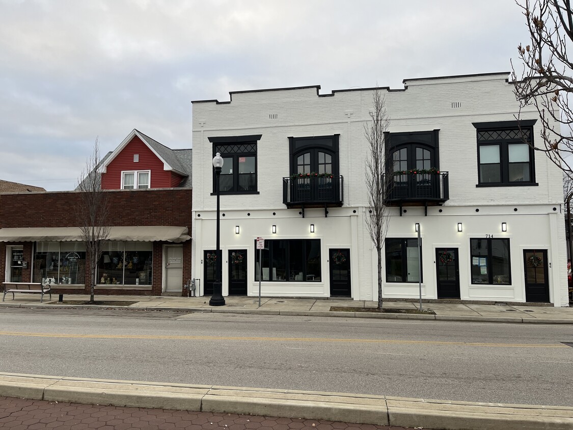 Primary Photo - 714 N Main St