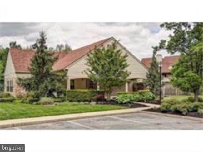 Building Photo - 296 Tavistock