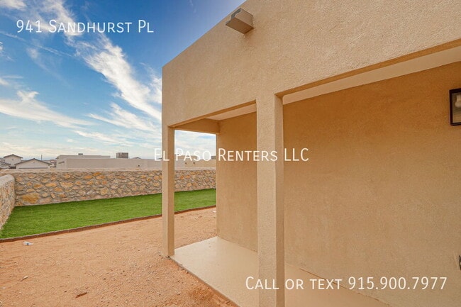 Building Photo - 941 Sandhurst Pl