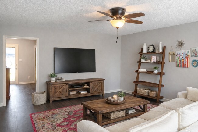 Foto del edificio - 1080 Maple Cir