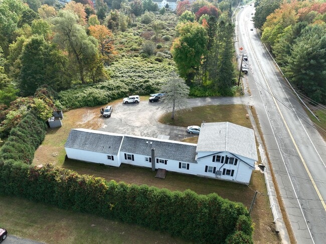 Foto del edificio - 310 Belchertown Rd