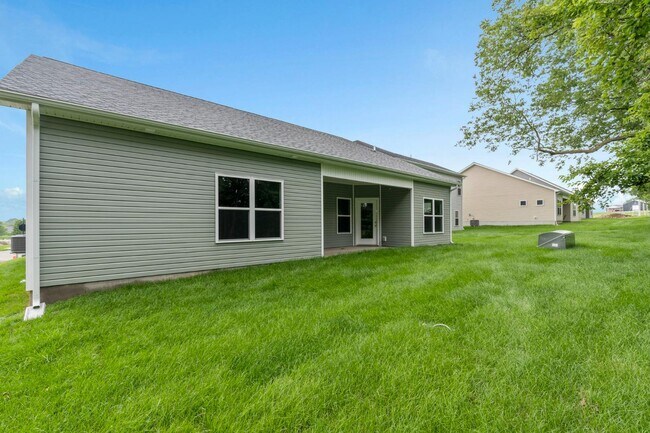 Building Photo - 341 Friendly Ave