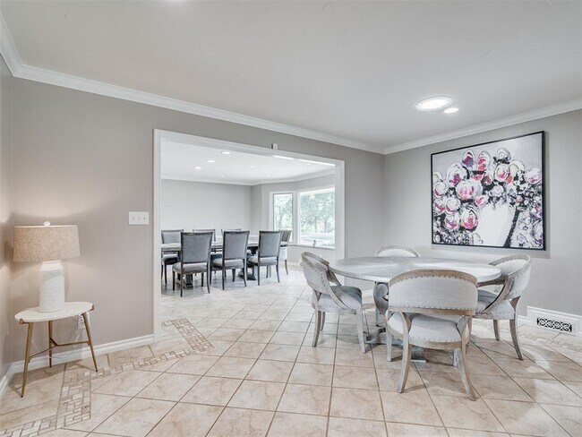 Foto del edificio - 1516 E Britton Rd