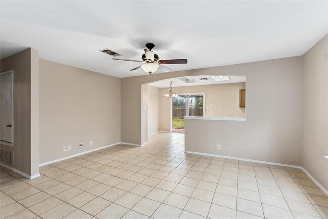Building Photo - 107 McCarthur Dr