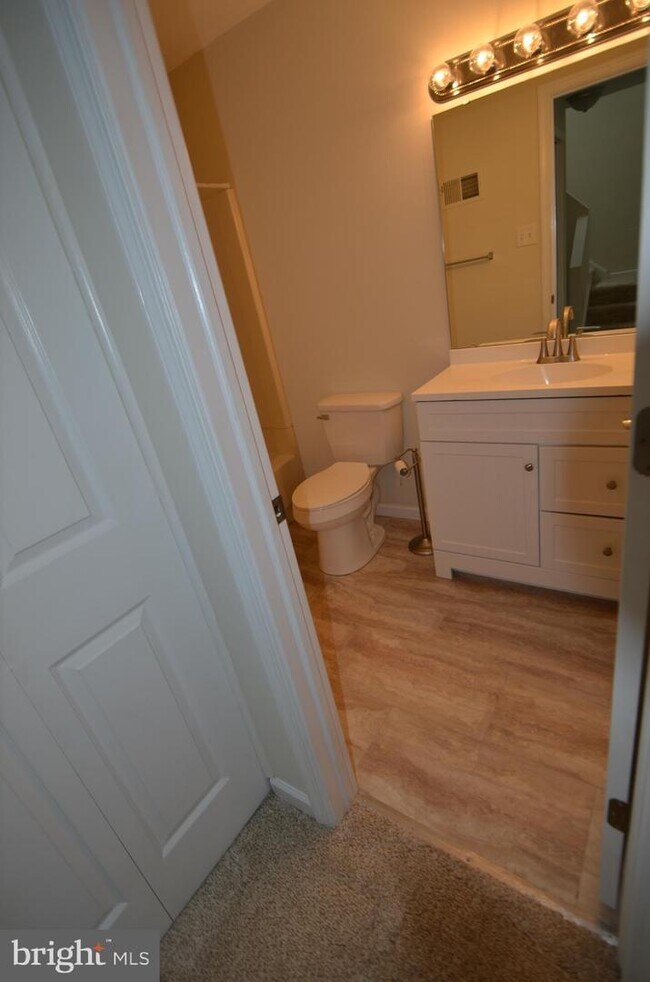 Foto del edificio - 904 Coventry Pointe Ln