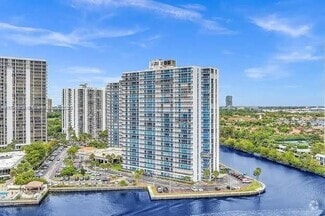 Building Photo - 20515 E Country Club Dr