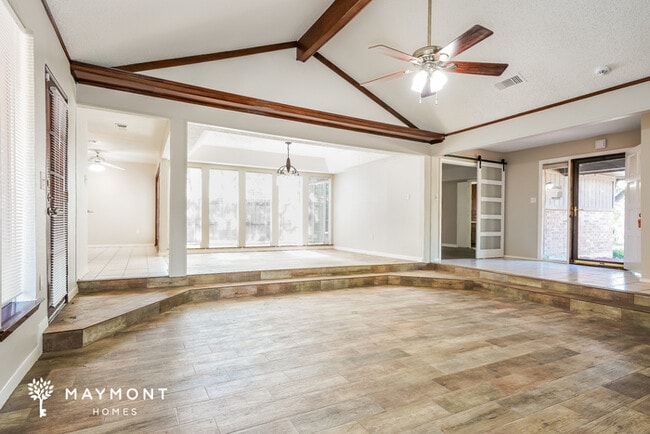Building Photo - 2111 Inverness Dr