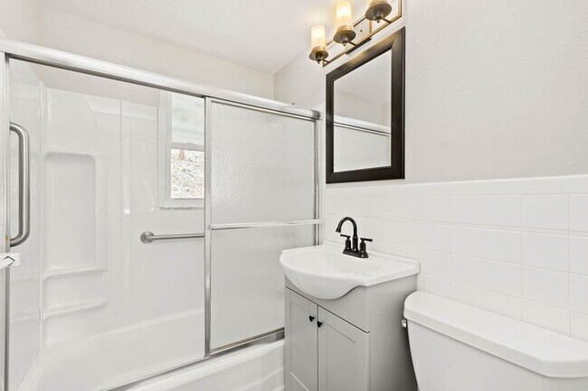 Foto del edificio - ABSOLUTELY STUNNING 2 BEDROOM IN BALDWIN! ...