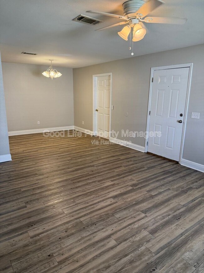 Building Photo - 8458 Chisholm Rd