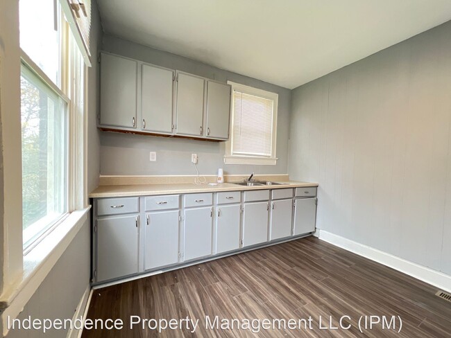 Building Photo - 4 br, 2 bath House - 288 Helen St.