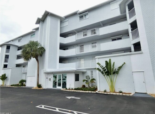 Building Photo - 4531 Bay Beach Ln