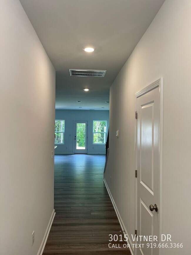 Building Photo - 3015 Vitner Dr