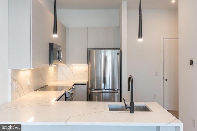 Foto del edificio - 3120 W Jefferson St