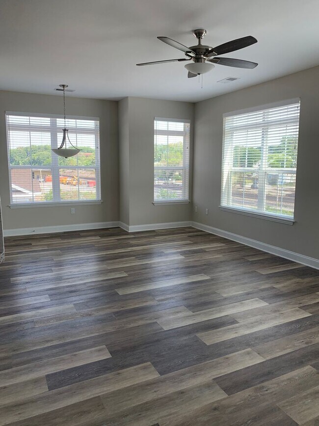 Interior Photo - One Dutchess