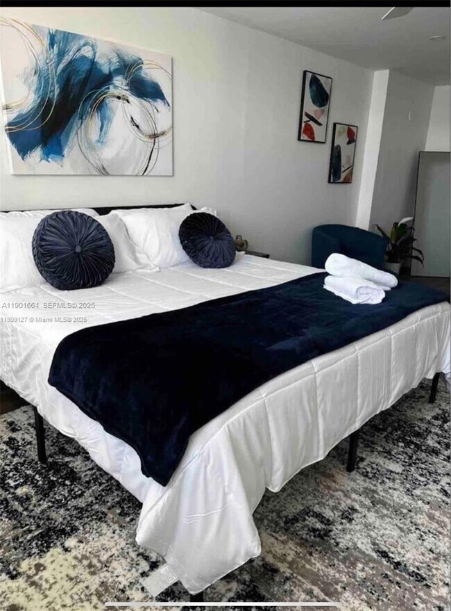 Building Photo - 700 NW 214th St