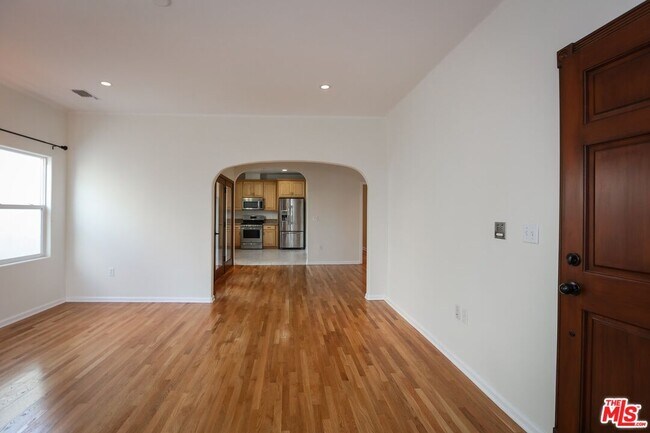 Foto del edificio - 806 N Alfred St