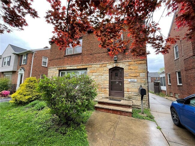 Foto del edificio - 3889 Grenville Rd