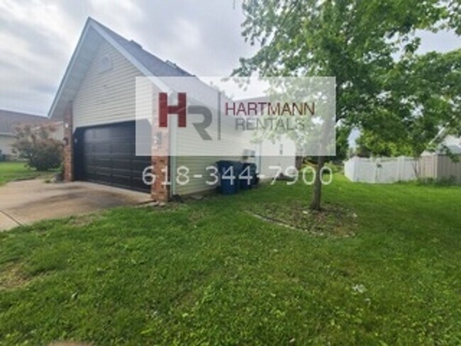 Foto del edificio - Three Bedroom Two Bath Ranch Home in Troy, IL!
