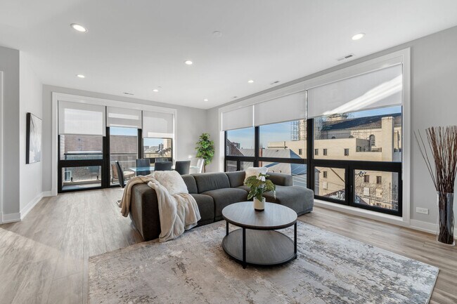 Foto del edificio - 1606 S Ashland Ave