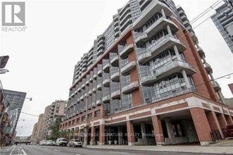 Building Photo - 255 Richmond St E