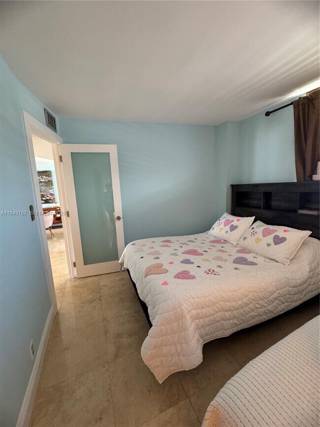 Foto del edificio - 3545 NE 166th St