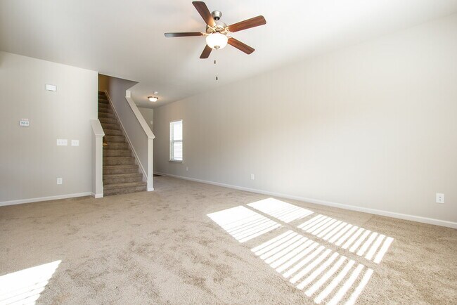 Building Photo - 62 Fern Walk