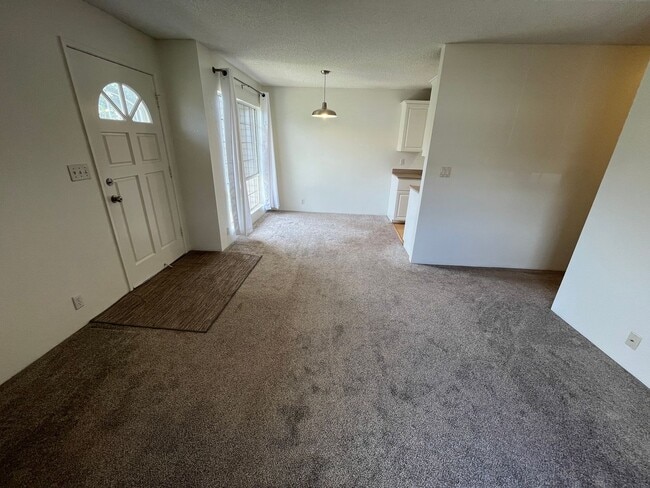 Building Photo - Royal Palm (Waipio) - Upstairs 2 bedrooms,...