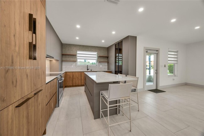 Foto del edificio - 2650 SW 65th Ave