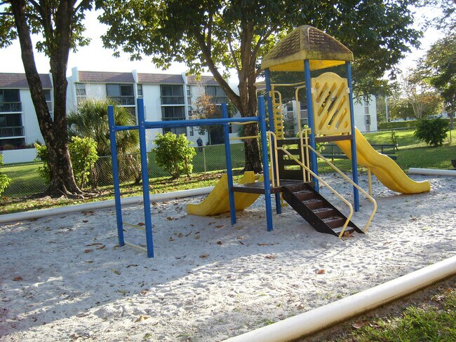 Building Photo - 8442 Coral Lake Way
