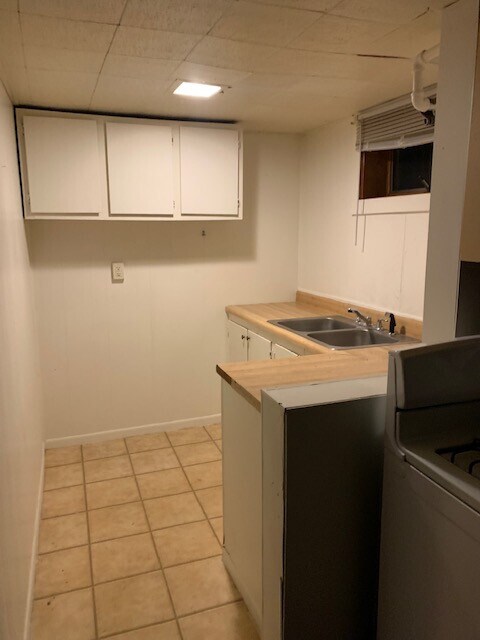 Building Photo - 568 Mankato