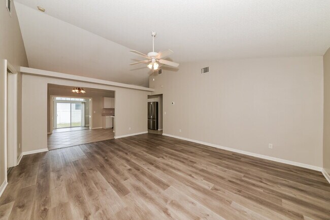 Foto del edificio - 4637 72nd Ct E