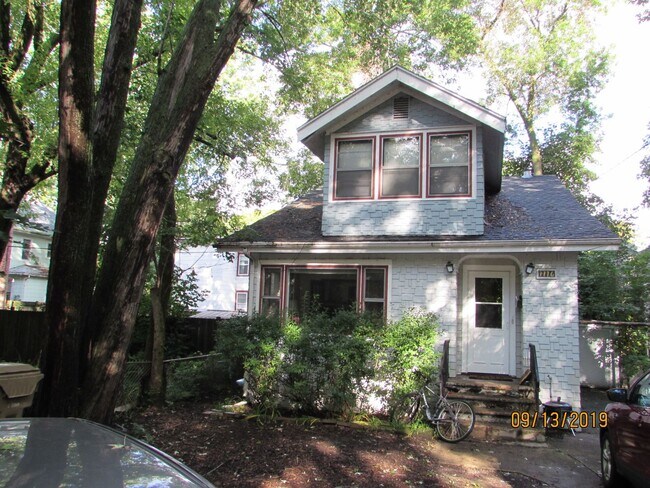Building Photo - /Charming 3BR Near Downtown Madison - Avai...