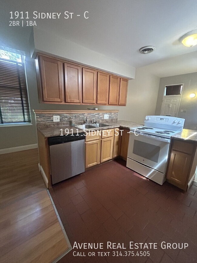 Building Photo - 1911 Sidney St