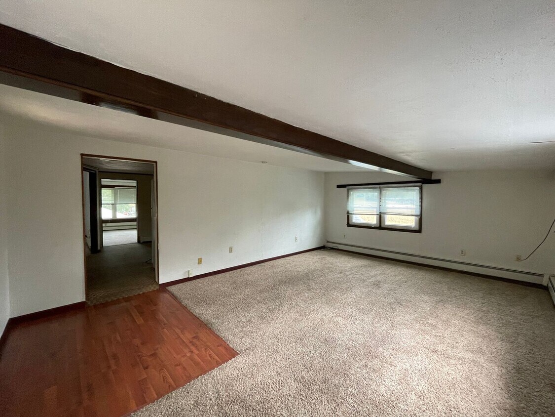 Primary Photo - 3630 Colebrook Rd