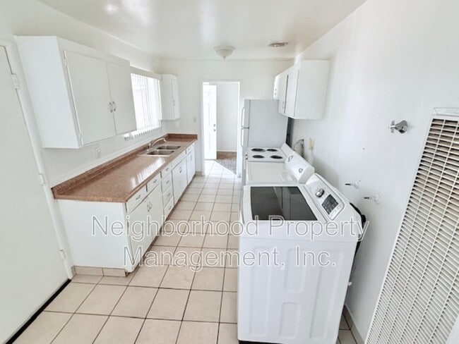 Building Photo - 4302 N Brooks Ave