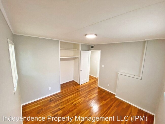 Building Photo - 4 br, 1.5 bath House - 5301 Woodbine Ave.