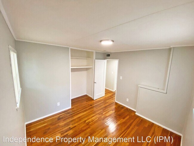 Foto del edificio - 4 br, 1.5 bath House - 5301 Woodbine Ave.