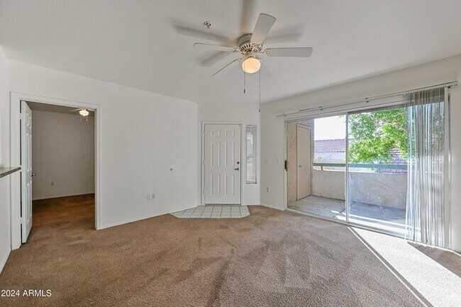 Foto del edificio - 1295 N Ash St