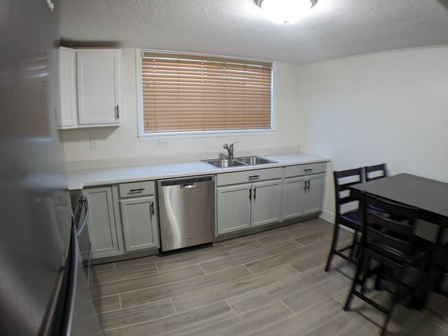 Building Photo - 5736 S Sagewood Dr