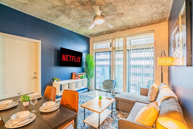 Building Photo - 888 N 4th St