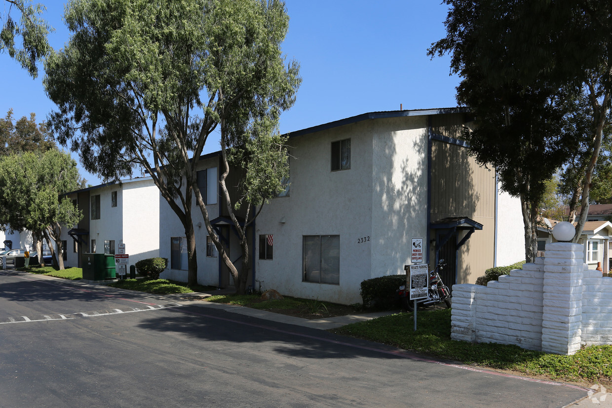 Primary Photo - Country Airre Apartments