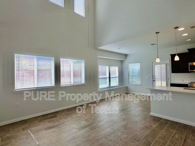 Building Photo - 9900 Dalliance Ln