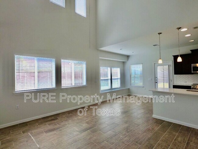 Foto del edificio - 9900 Dalliance Ln
