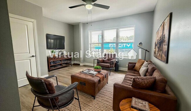 Foto del edificio - 4756 N. Maplewood Ave.